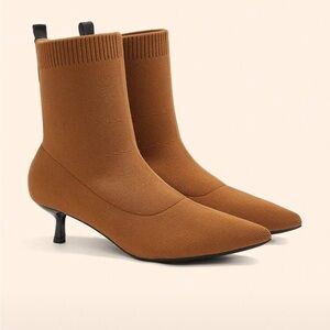 Chic Tan Heeled Boots